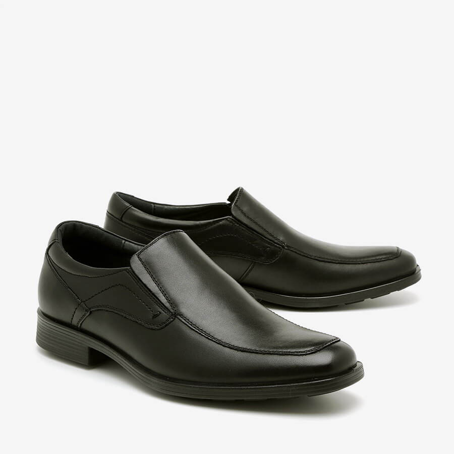 נעלי עור סירה עם תפר