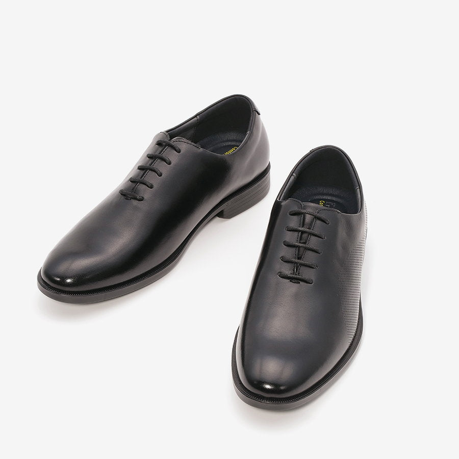 נעלי אוקספורד מבריקות לגברים בצבע שחור