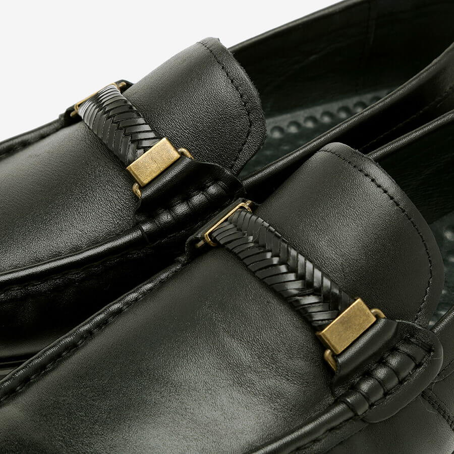 נעלי עור מוקסין צמה