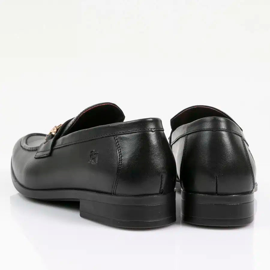 מוקסינים עם אבזם לגברים בצבע שחור