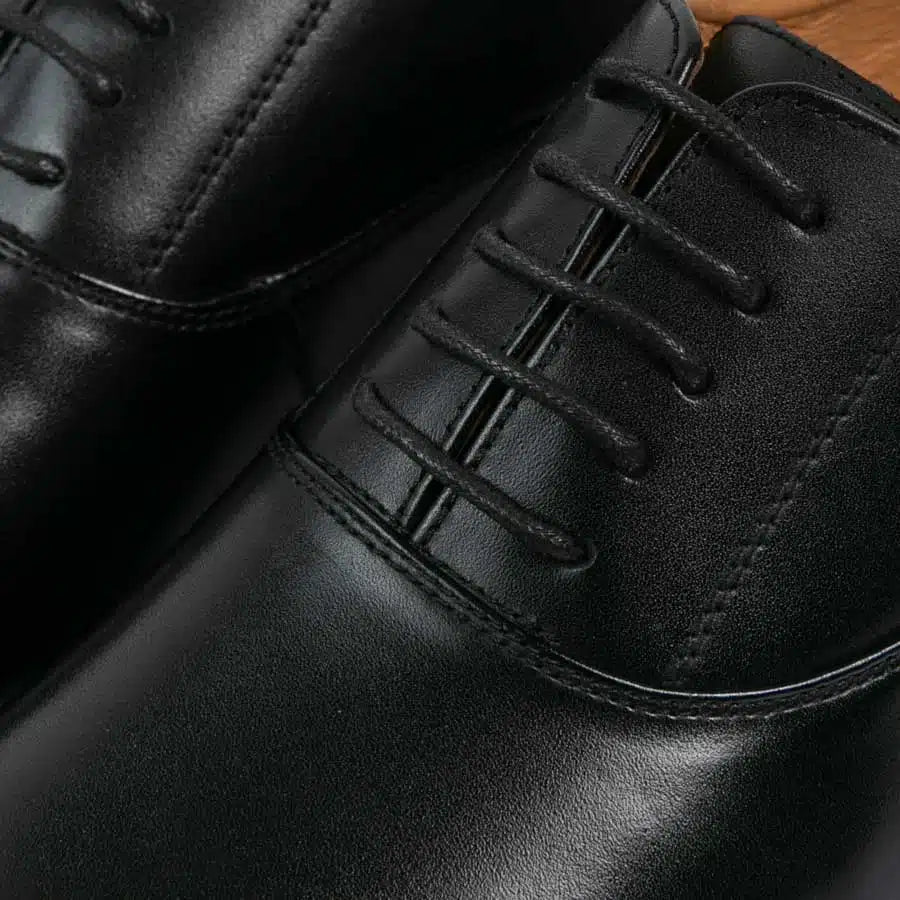 נעלי אוקספורד קלאסיות בצבע שחור