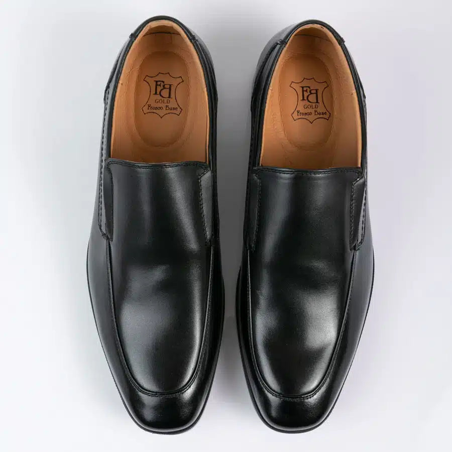 מוקסין אלגנטי קלאסי בצבע שחור