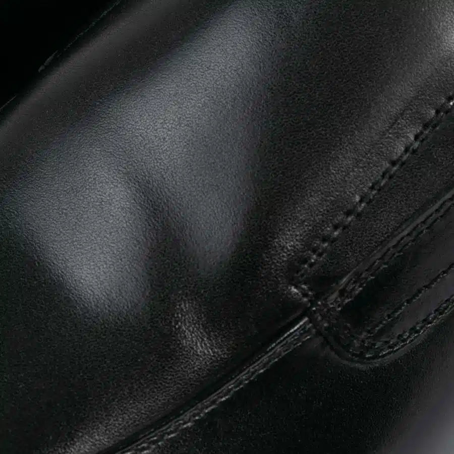 מוקסין אלגנטי קלאסי בצבע שחור