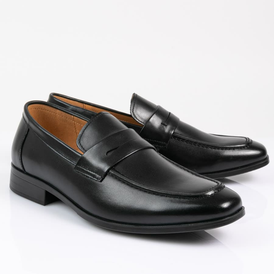 מוקסינים קלאסיים בצבע שחור