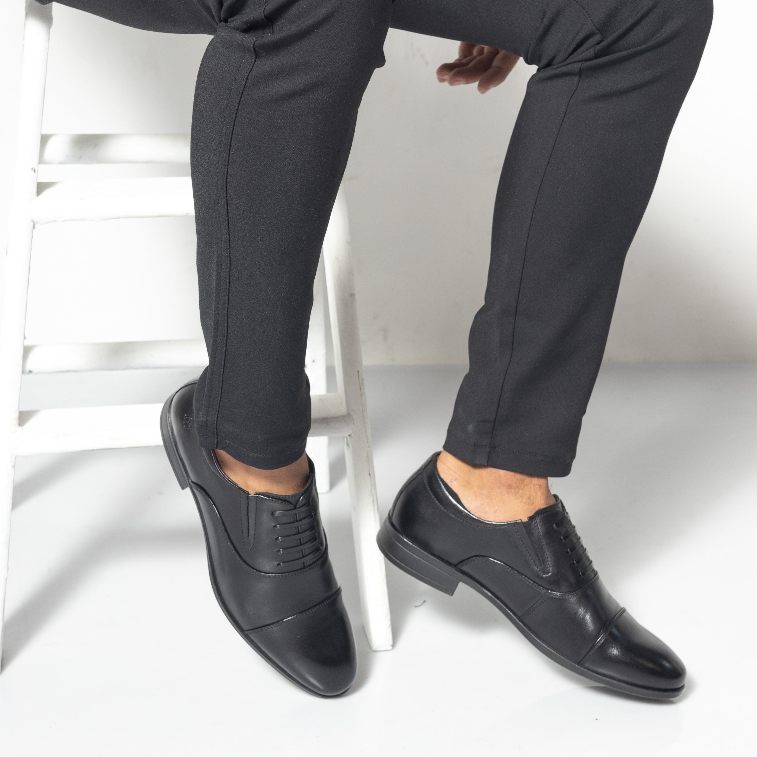 נעלי אלגנט עגול דמוי שרוך פס