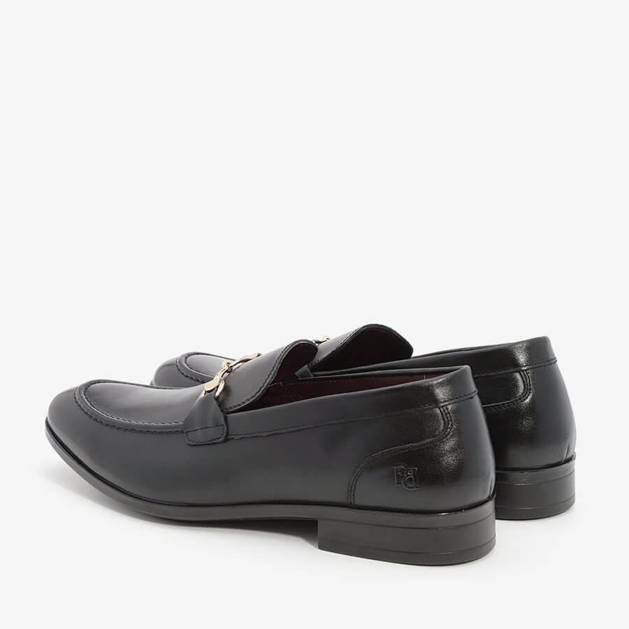 נעלי סירה אלגנט אבזם בצבע זהב