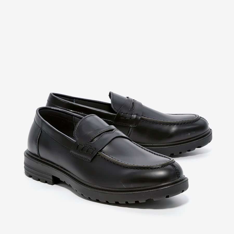 מוקסינים לגברים בצבע שחור עם סוליה עבה