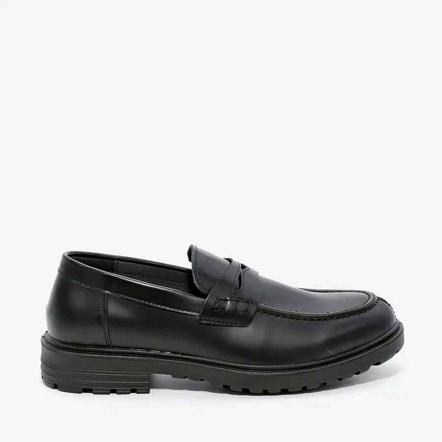 מוקסינים לגברים בצבע שחור עם סוליה עבה