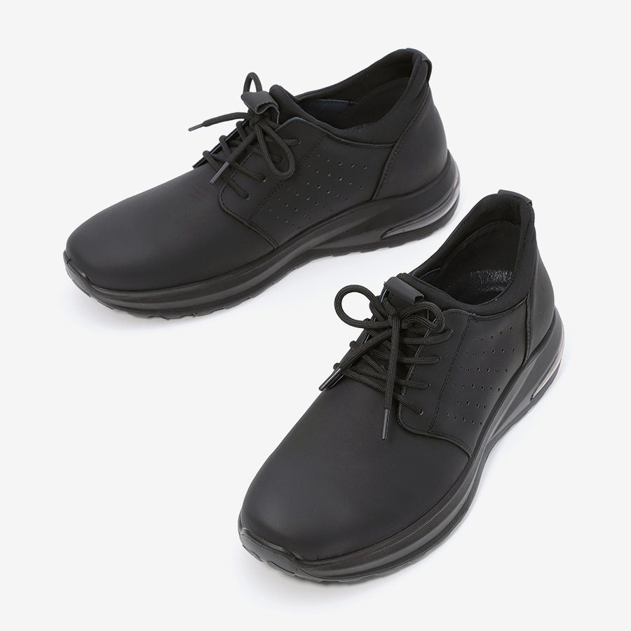 נעלי ספורט לגברים בצבע שחור