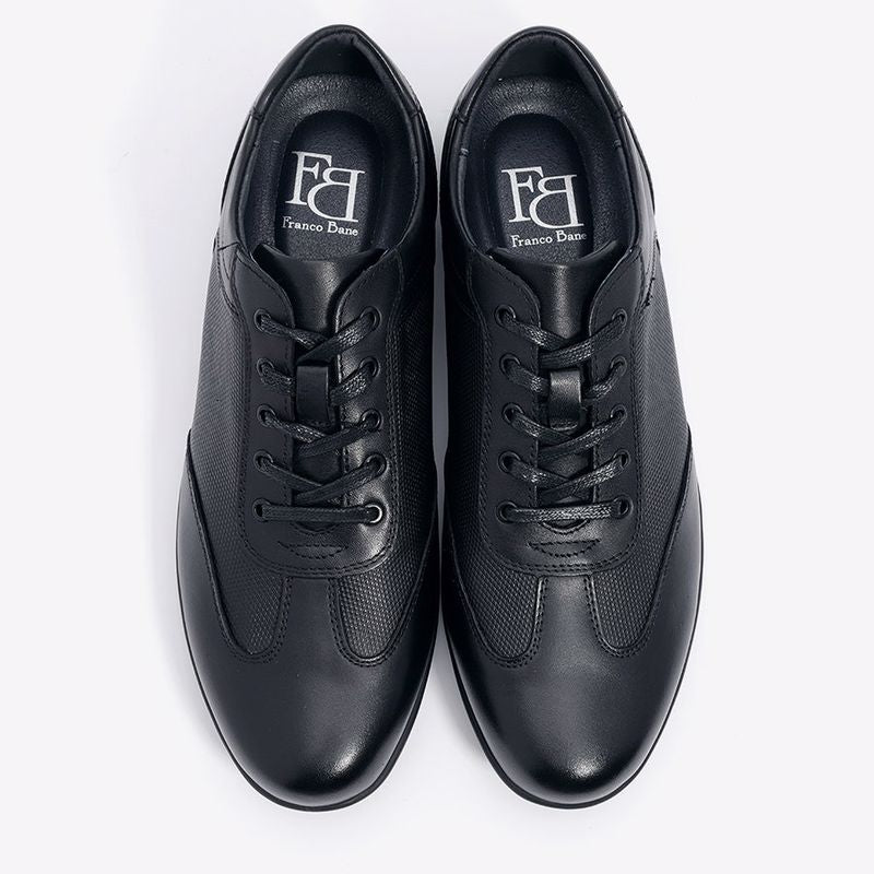 נעלי סניקרס שרוך