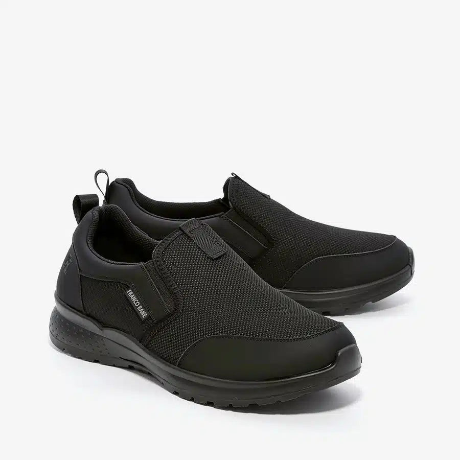 נעלי סניקרס שחורות Slip-On לגברים
