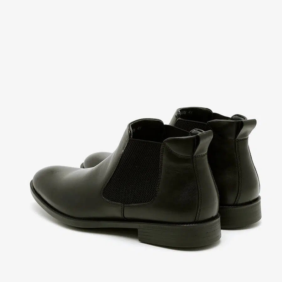 מגפוני צ'לסי קלאסיים בצבע שחור